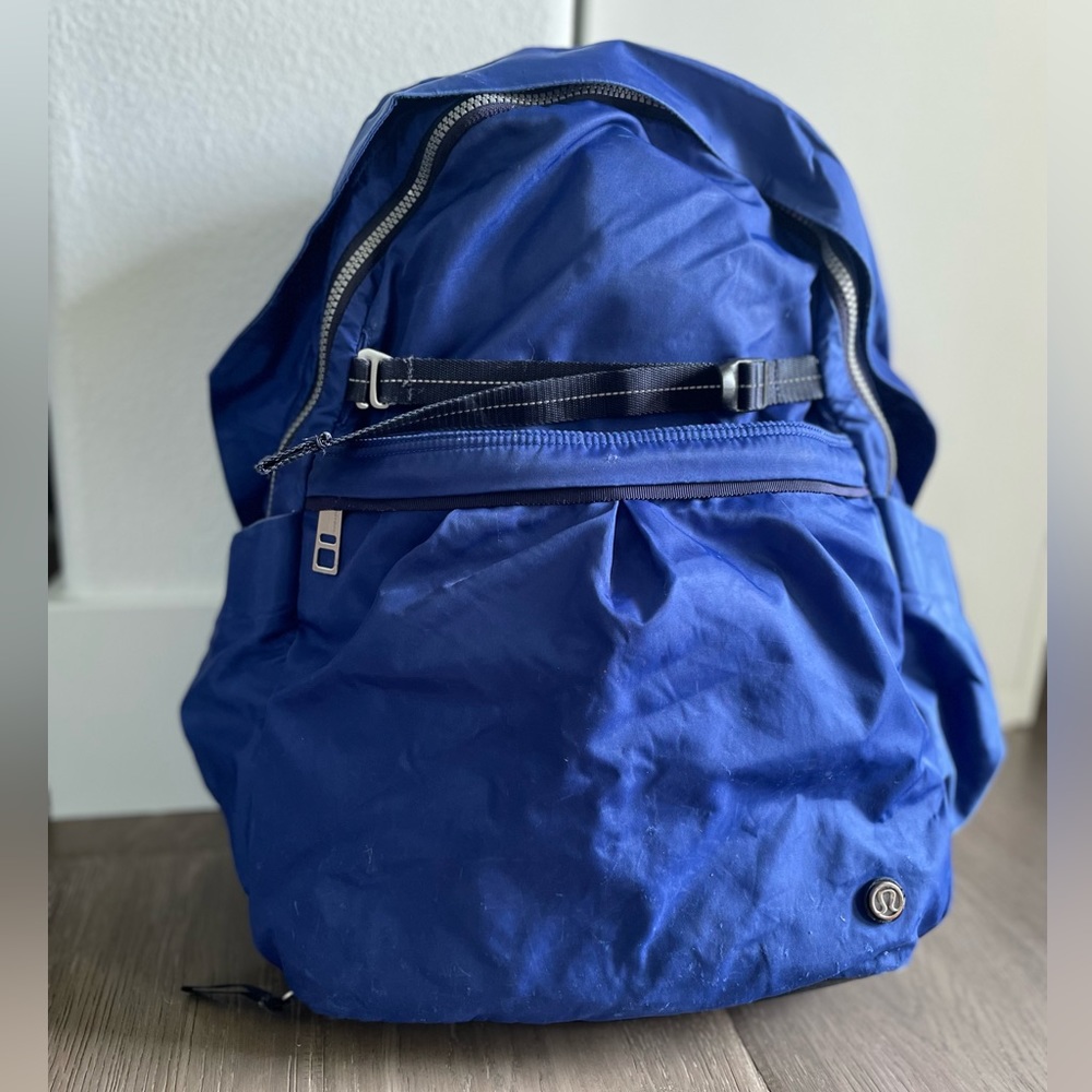 Lululemon royal blue backpack